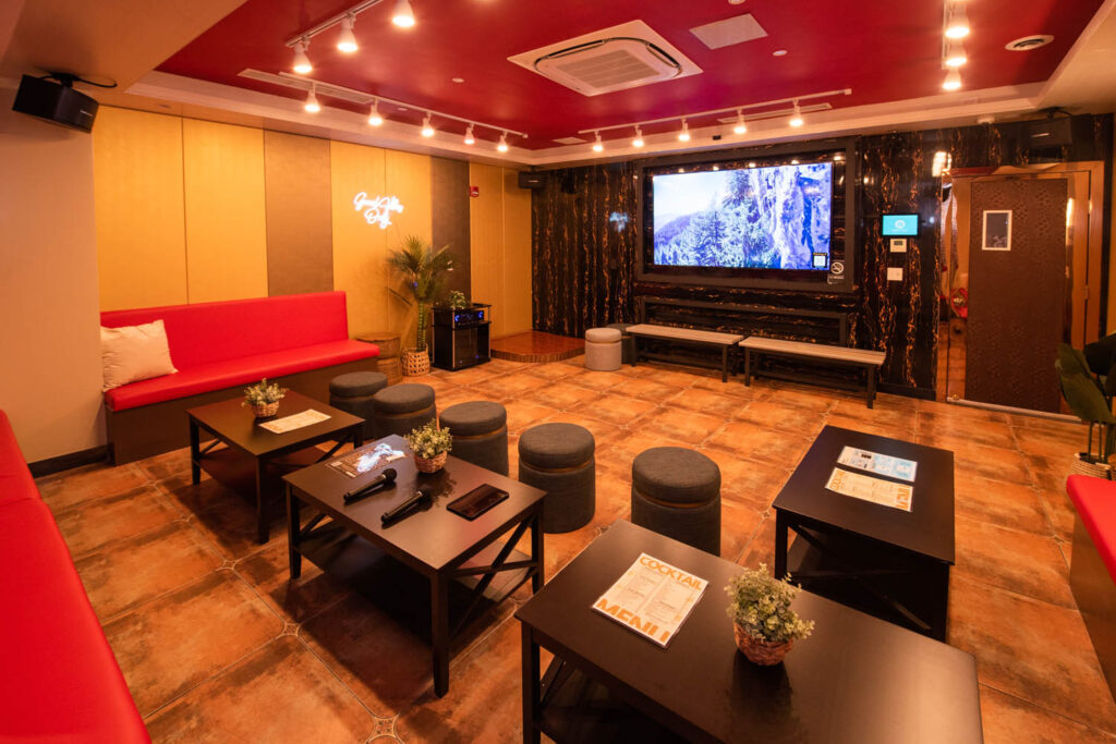 Wave808 Karaoke in Honolulu