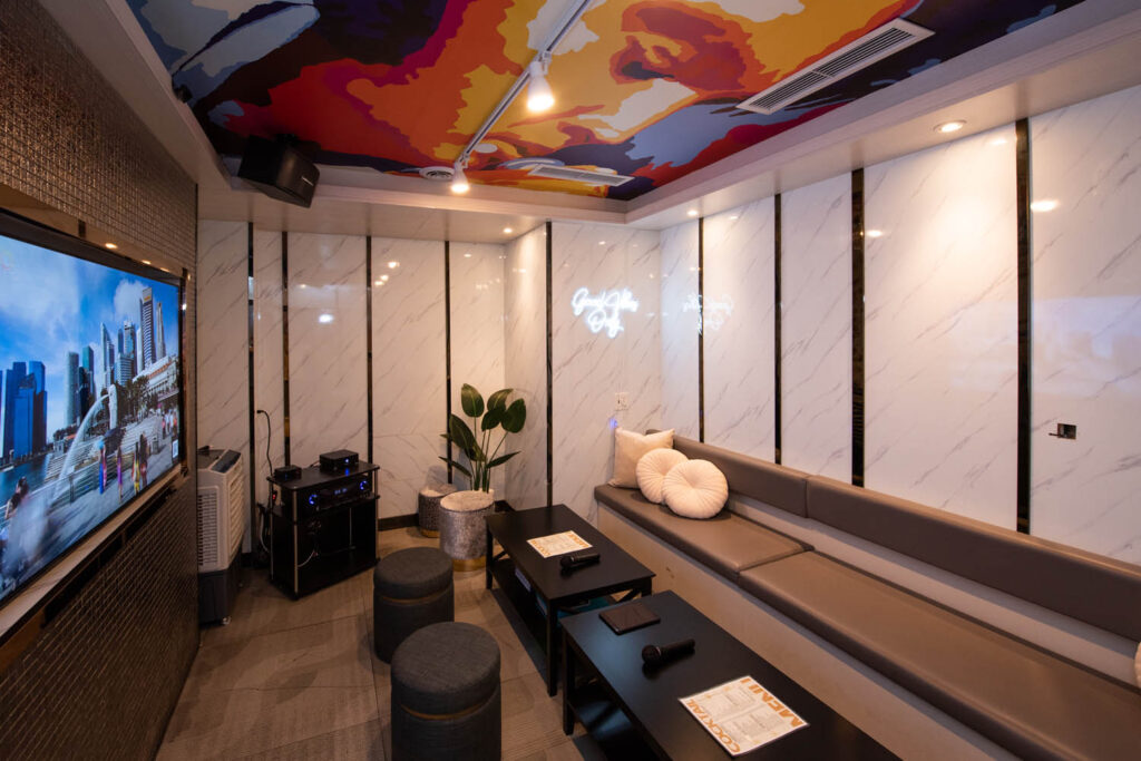 Wave808 Karaoke in Honolulu