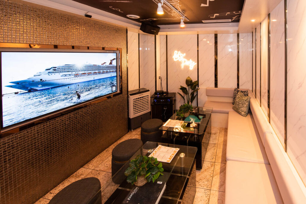 Wave808 Karaoke in Honolulu